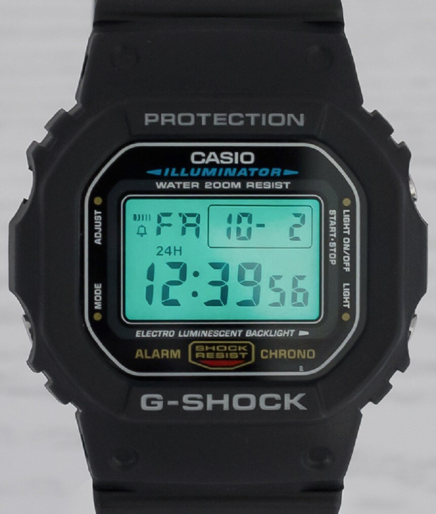 Casio G-Shock DW-5600E s elektro-luminiscencí.