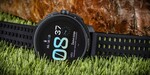 Suunto Race értékelés – Egy versenyző a koronával a megfelelő helyen